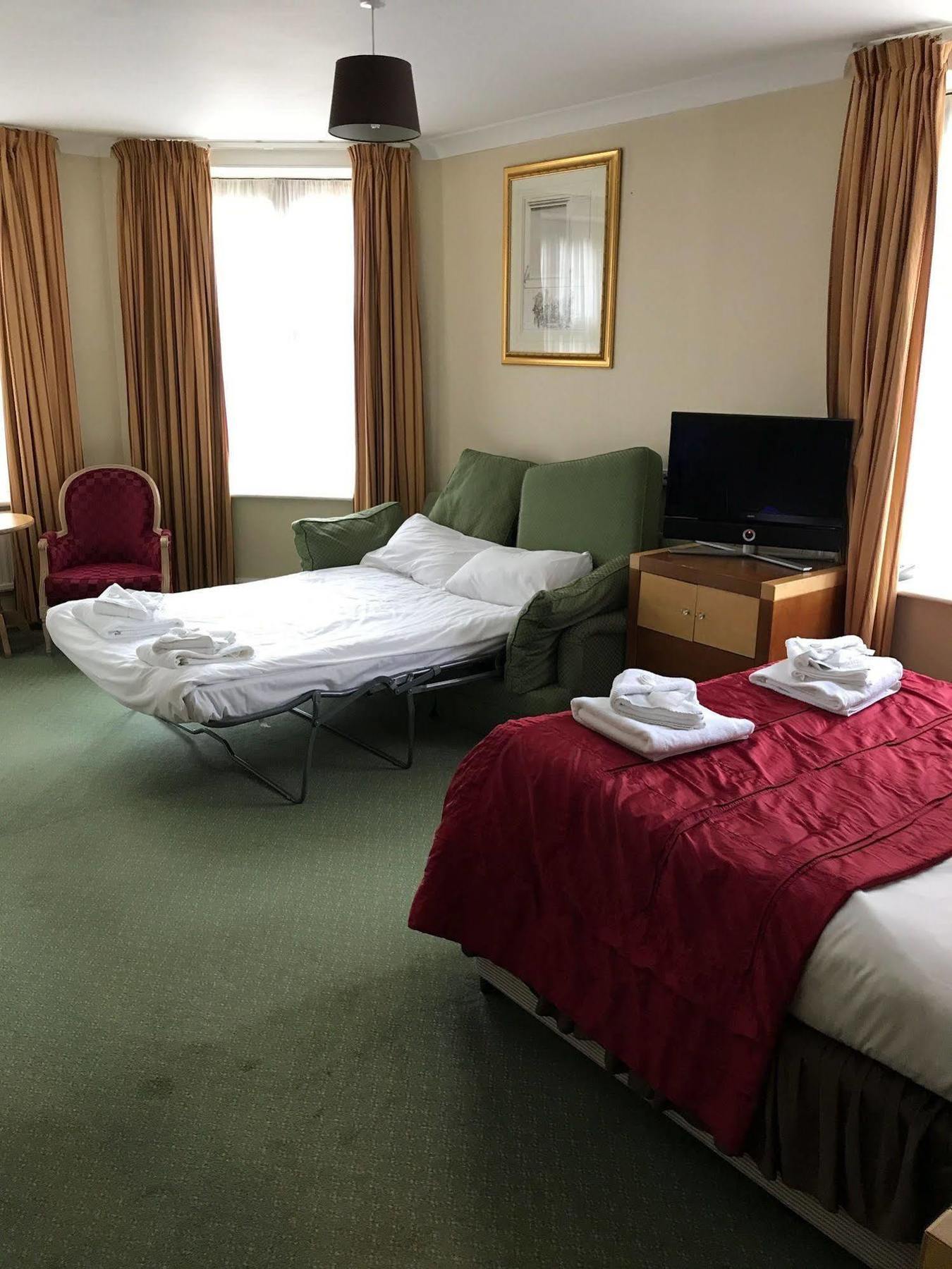 Barrington Lodge クローリー エクステリア 写真